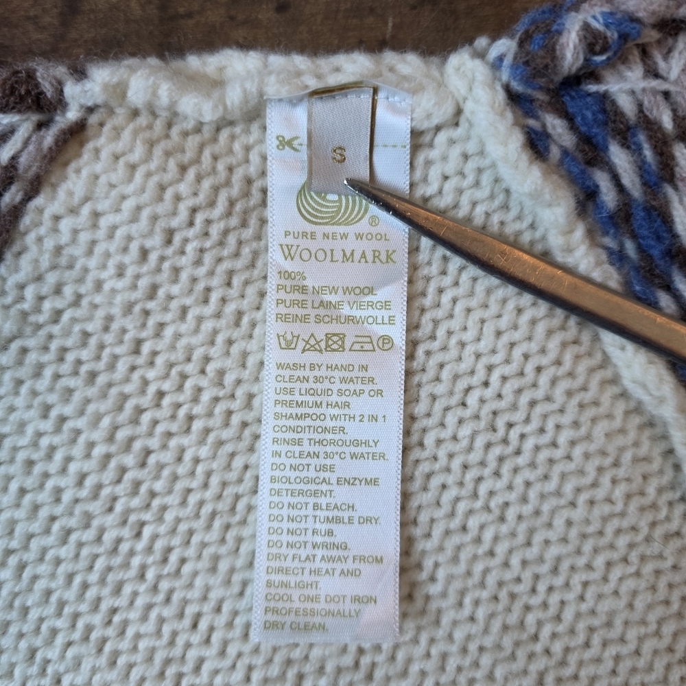 Munrospun Pure Lambswool Poncho – Size S – Cream, Brown, Wedgewood Blue - Picture 10 of 10